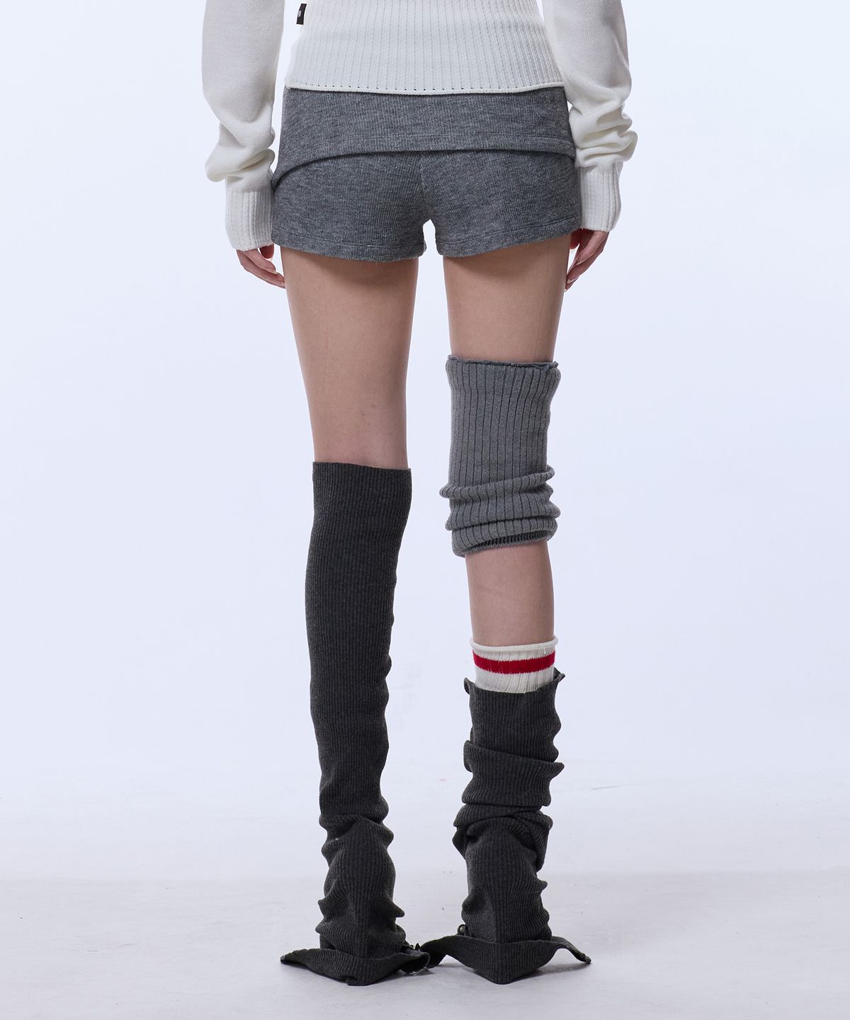 길라아카이브(GILAARCHIVE) 4-BUTTON KNIT SHORTS_GREY