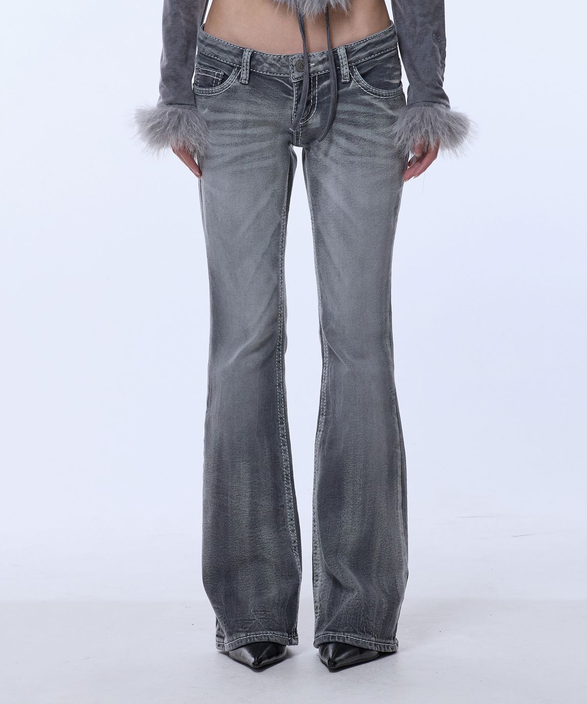 길라아카이브(GILAARCHIVE) GR-LOW RISE BOOTSCUT DENIM PANTS_GREY