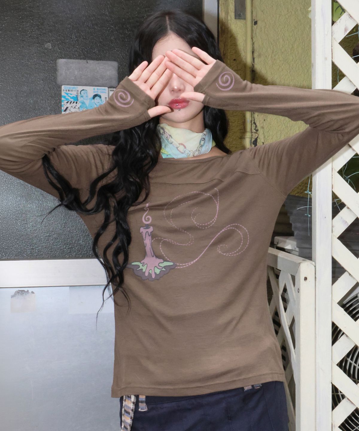 루나키후(RuNaKi'Hu') WXT086 카오리 핑거홀 보트넥 롱슬리브 (BROWN)