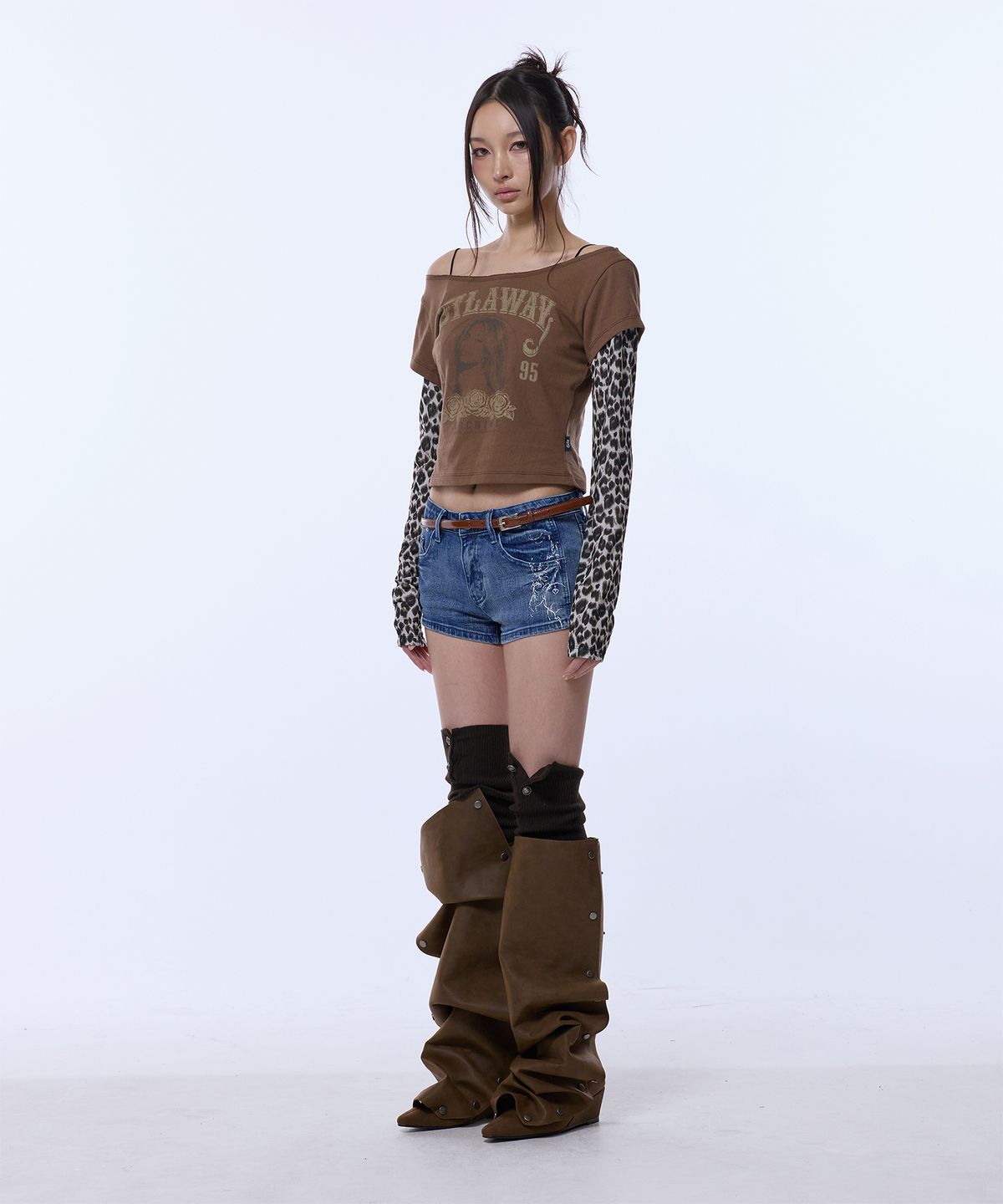 길라아카이브(GILAARCHIVE) RUNAWAY GIRL LEOPARD LONG SLEEVE_BROWN