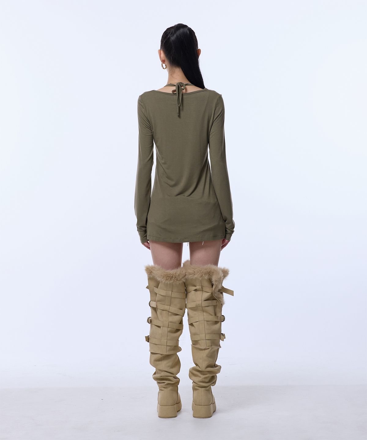 길라아카이브(GILAARCHIVE) USA LOGO V NECK LONG SLEEVE_KHAKI