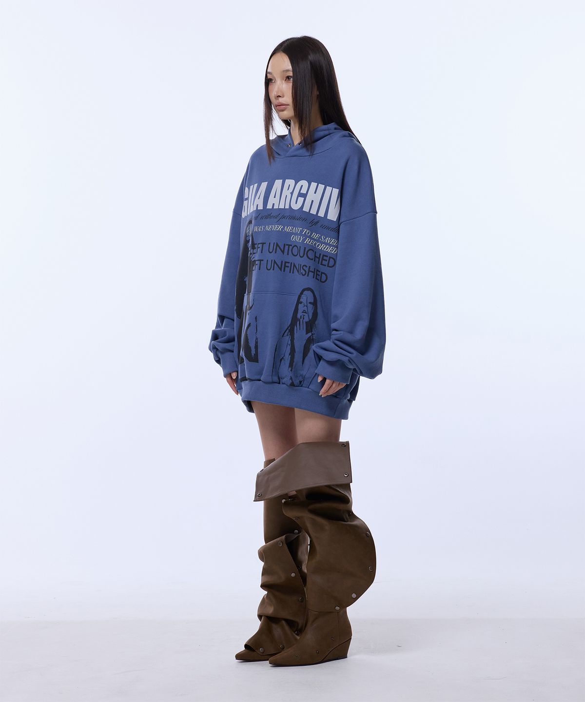 길라아카이브(GILAARCHIVE) TWICE GIRL OVER SIZE HOODED_BLUE