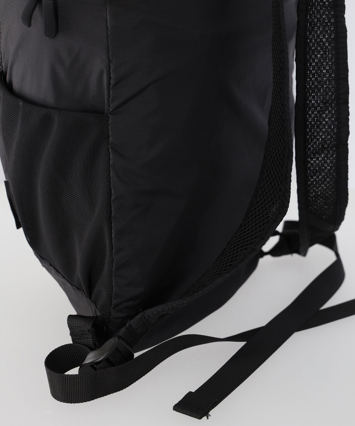 비아모노(VIAMONOH) [SET] 패더라이트 립스탑 경량 패커블 백팩 15L+이너백 (화이트)