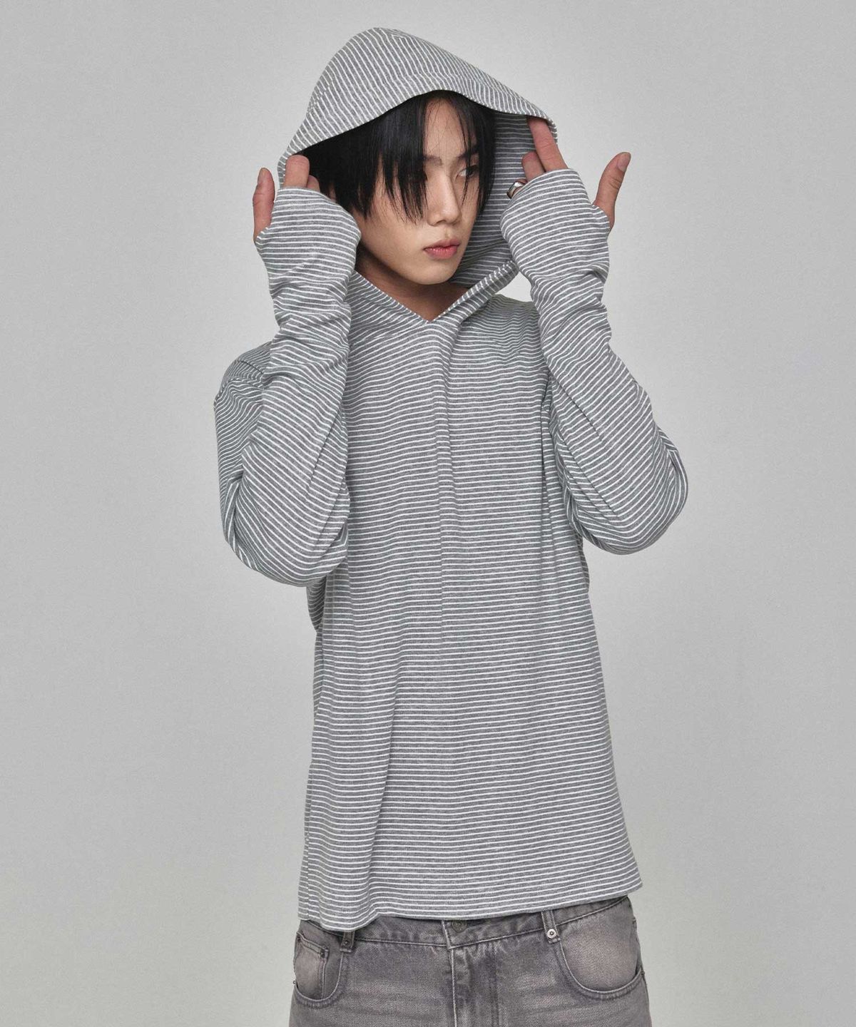 기철(KICHUL) Cloud Stripe Hoodie (Light Grey)