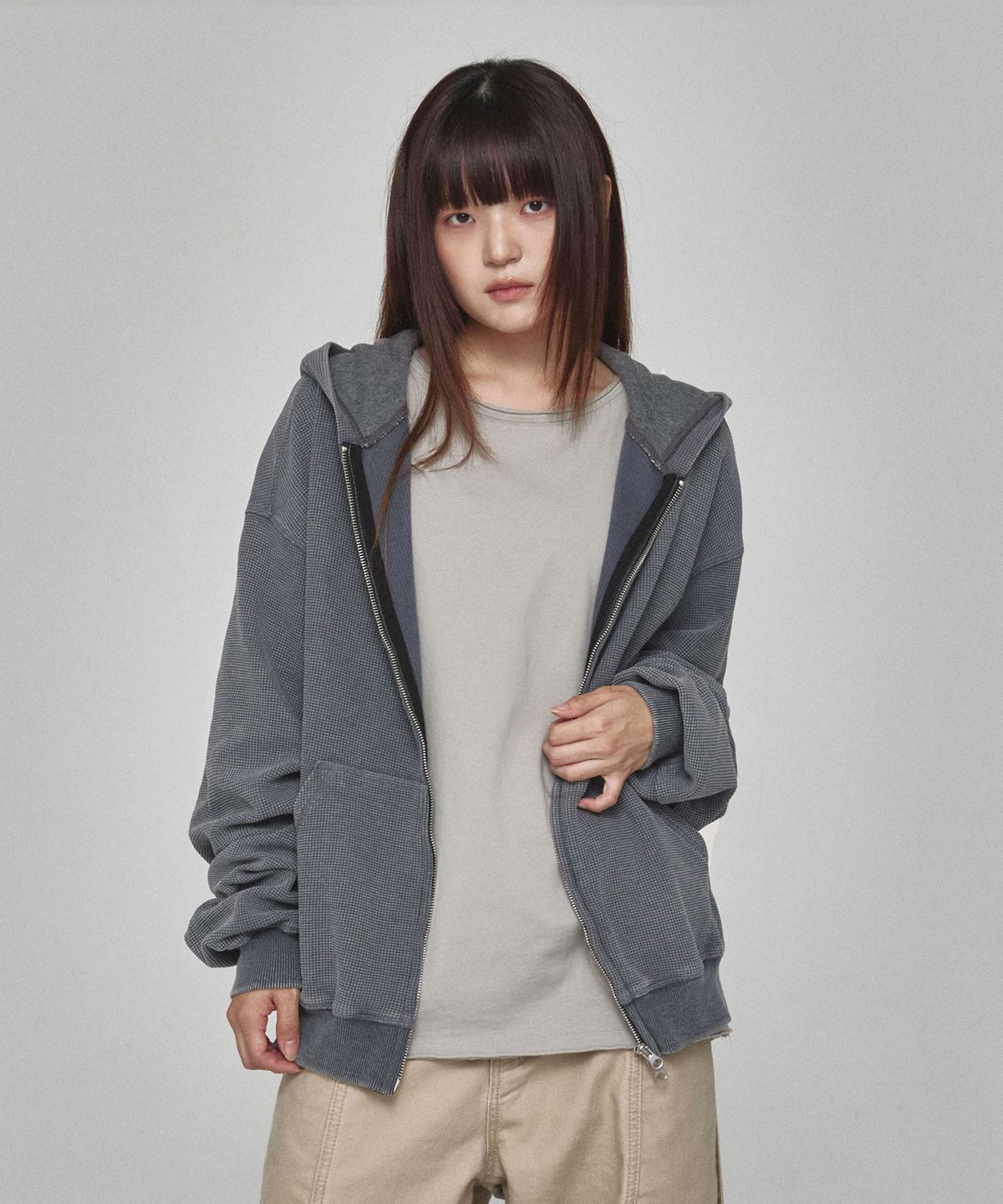 기철(KICHUL) Grit Waffle Hood Zip-up (Charcoal)