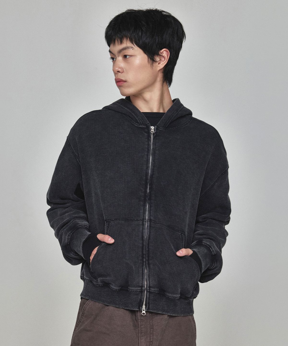 기철(KICHUL) Grit Waffle Hood Zip-up (Black)