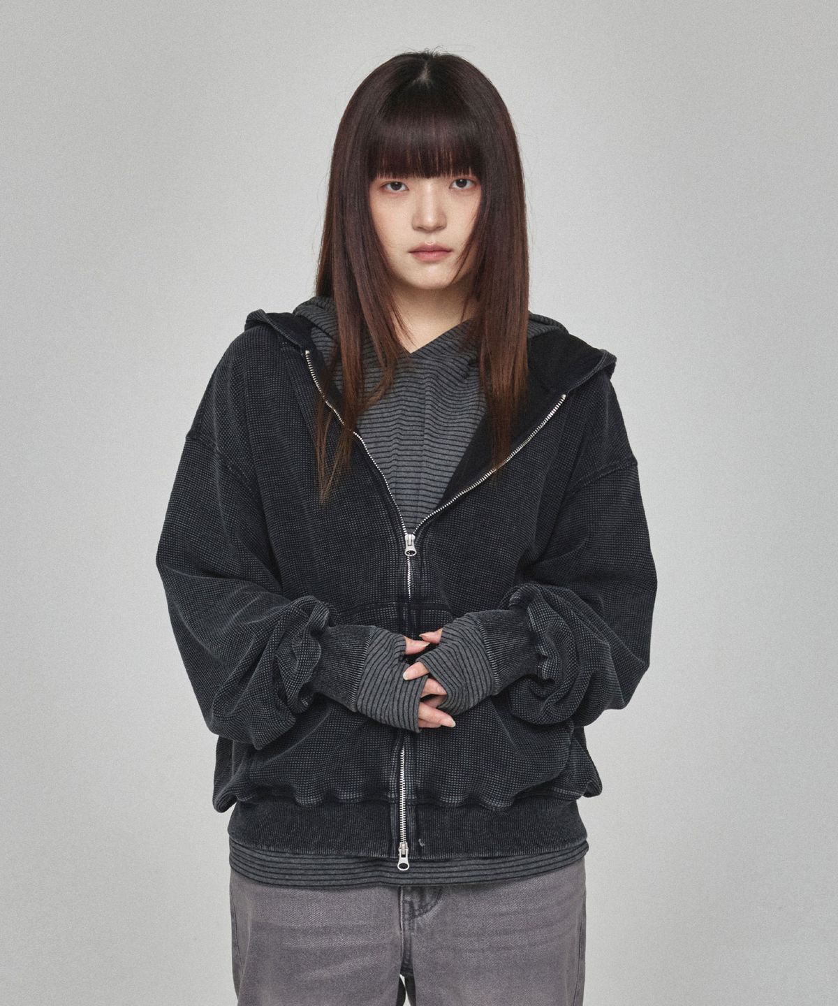 기철(KICHUL) Grit Waffle Hood Zip-up (Black)