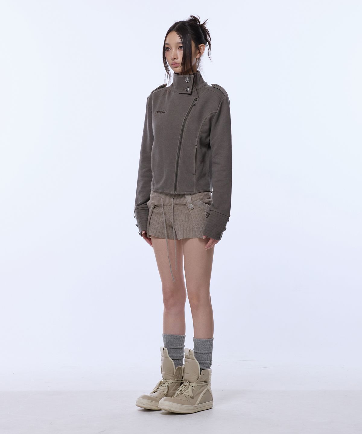 길라아카이브(GILAARCHIVE) HIGH NECK NAPOLEON SIDE ZIP JACKET_BROWN