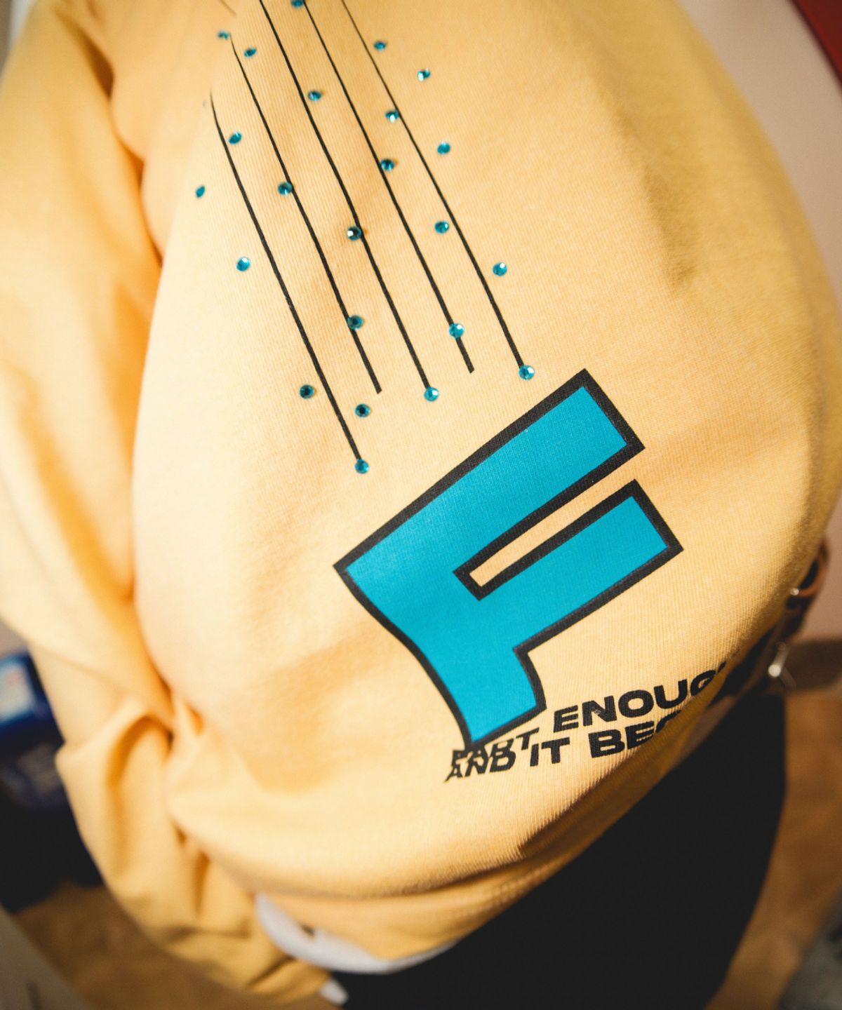 가먼츠팹(GARMENTS FAB) Hot Fix Fart Longseelve (YELLOW)