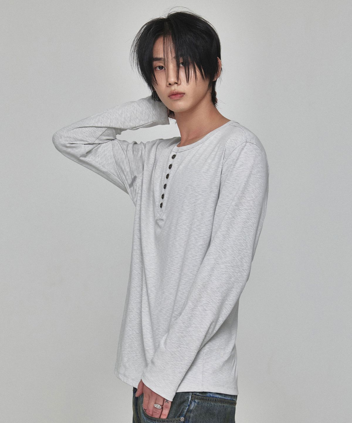 기철(KICHUL) Slub Henley Long Sleeve (Melange Grey)