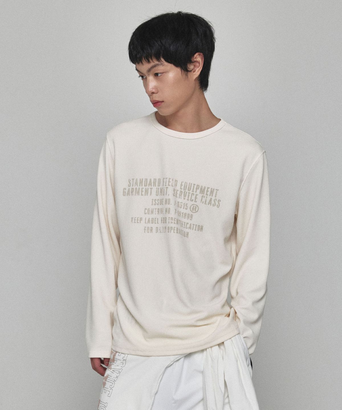 기철(KICHUL) Label Waffle Long Sleeve (Ivory)