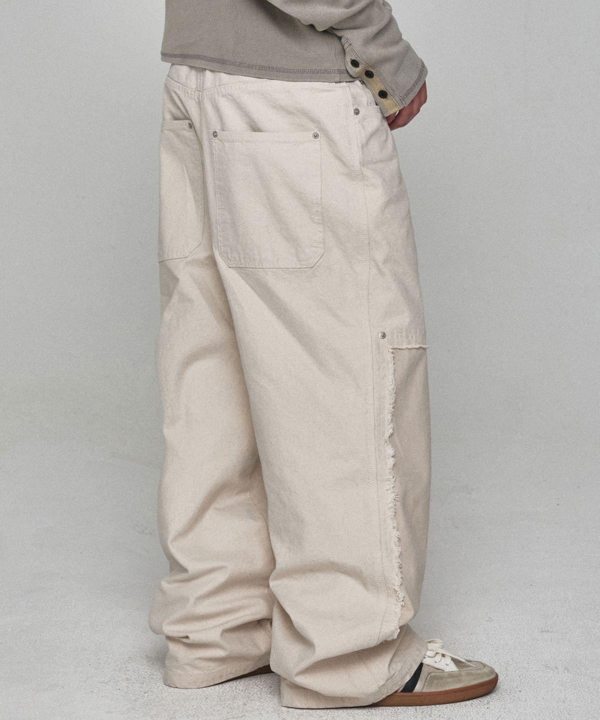 기철(KICHUL) Slash Double Knee Pants (Ivory)