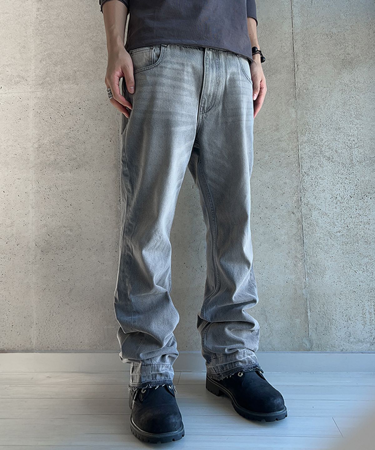 기철(KICHUL) Lowkey Flare Denim Pants (Grey)