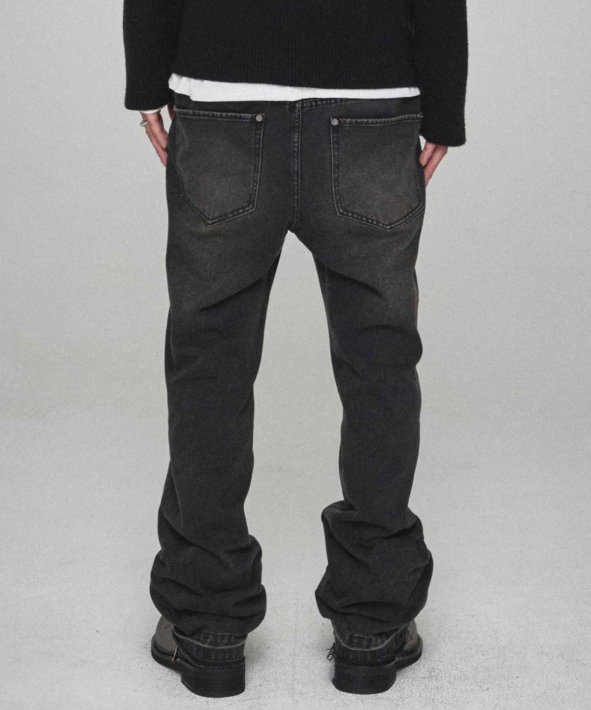 기철(KICHUL) Lowkey Flare Denim Pants (Black)