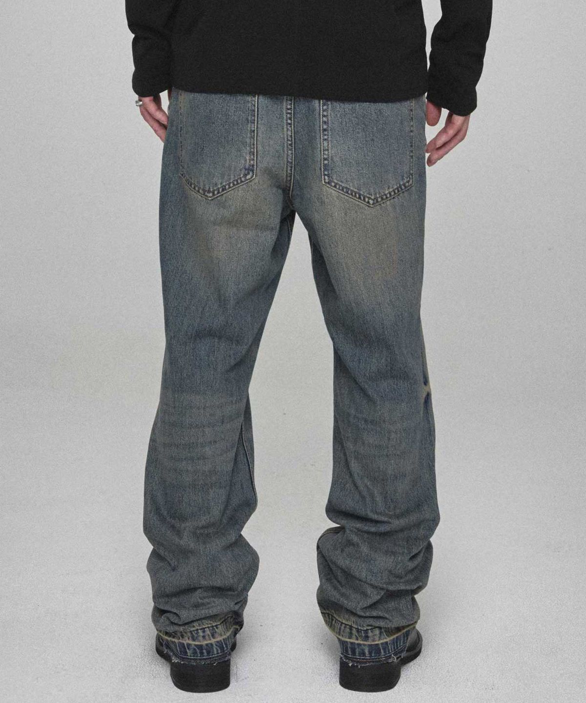 기철(KICHUL) Lowkey Flare Denim Pants (Sand Blue)