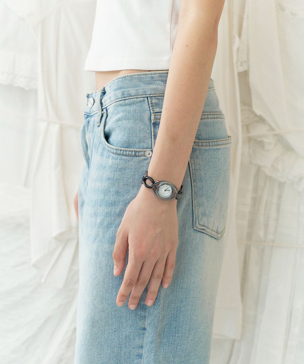 그럼피스터프(GRUMPY STUFF) Black Bound Frame Watch