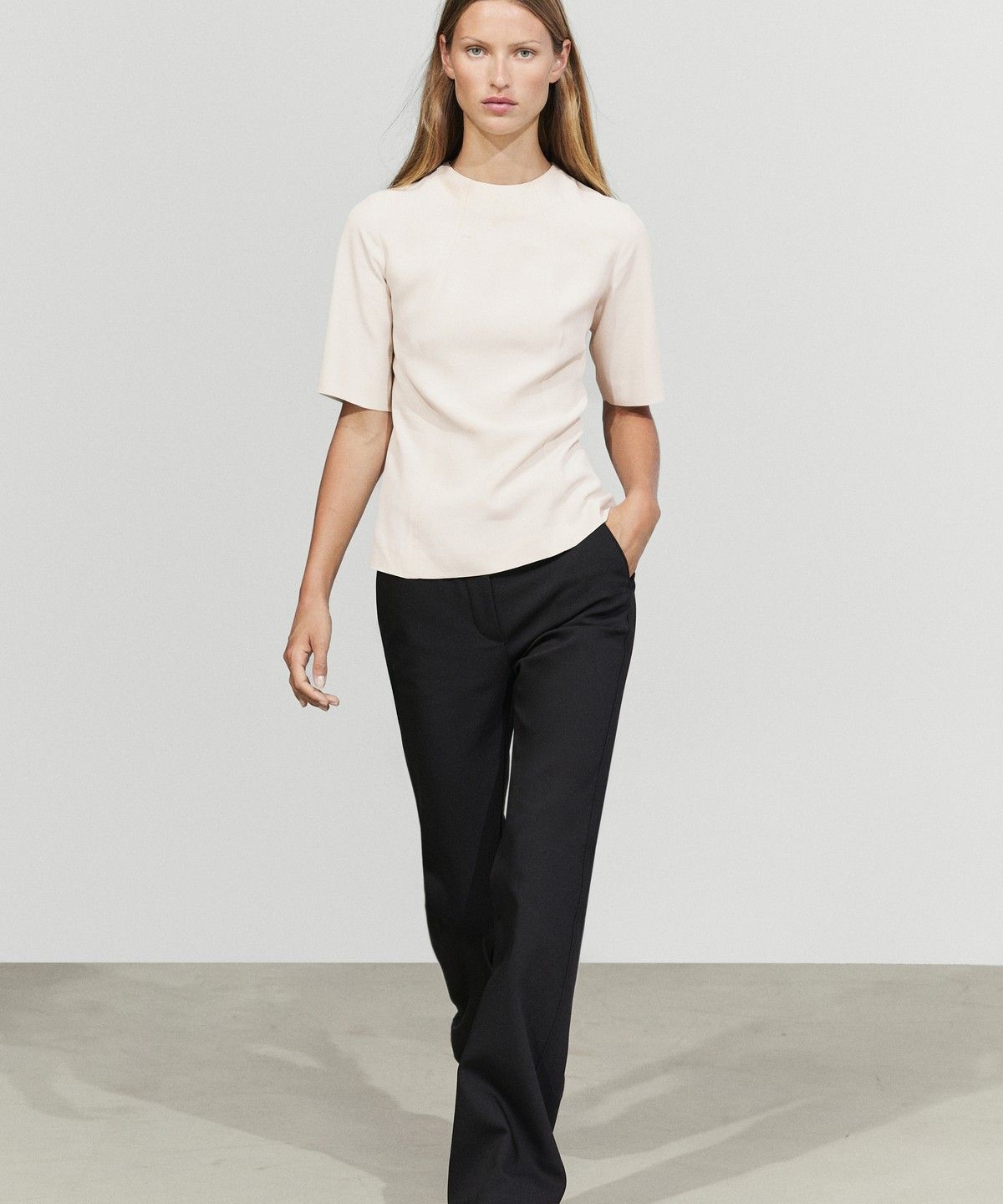 마시모두띠(MASSIMO DUTTI) 엘보 슬리브 플루이드 탑