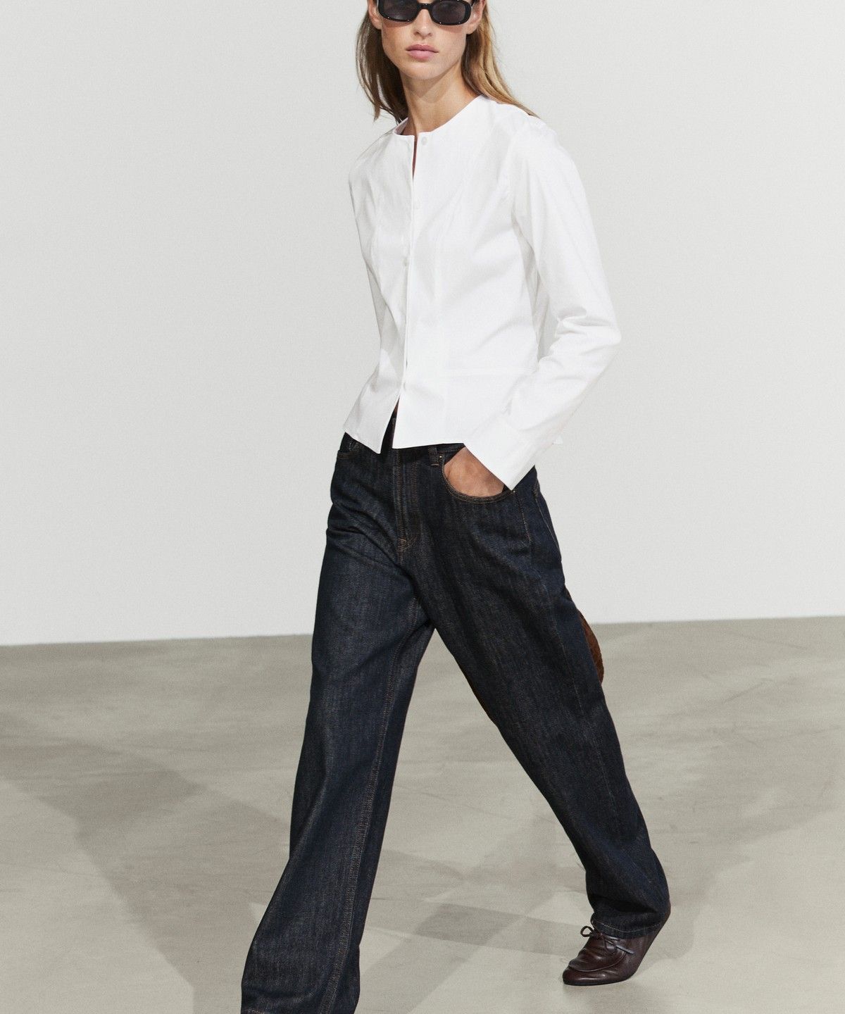 마시모두띠(MASSIMO DUTTI) 넥라인 디테일 포플린 셔츠