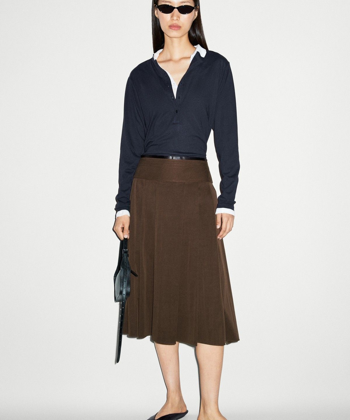 마시모두띠(MASSIMO DUTTI) 가죽 디테일 플리츠 미디 스커트