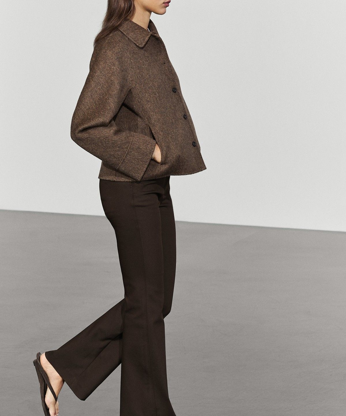 마시모두띠(MASSIMO DUTTI) 버튼 디테일 쇼트 코트
