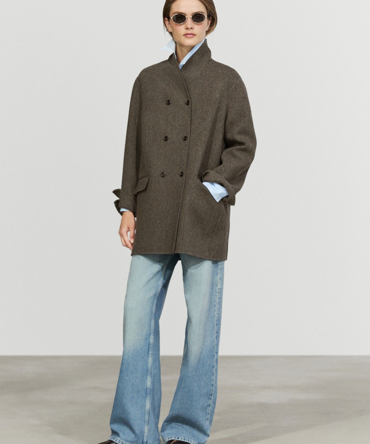 마시모두띠(MASSIMO DUTTI) 버튼 디테일 미디 더블 코트