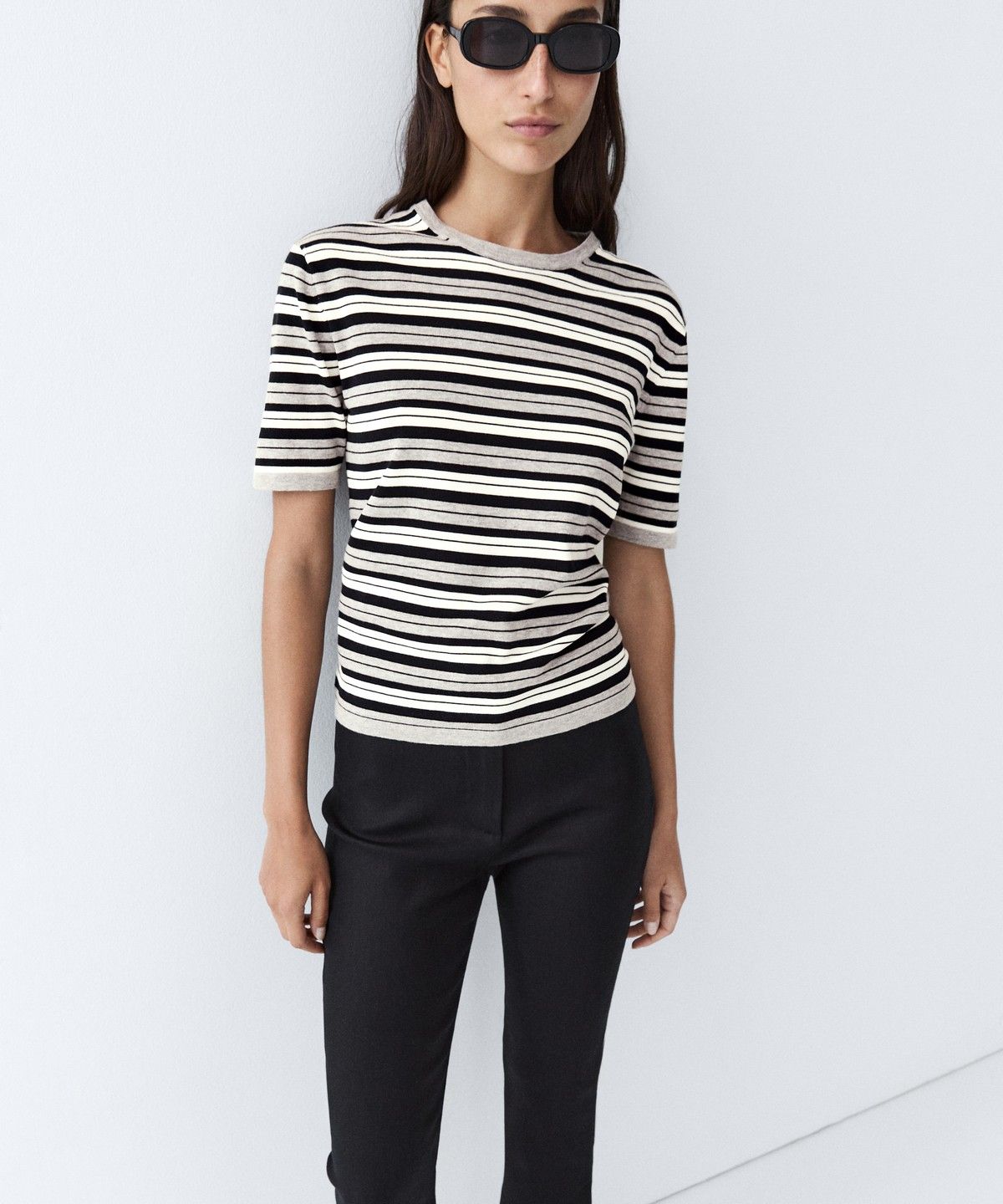 마시모두띠(MASSIMO DUTTI) 스트라이프 디테일 반팔 티셔츠