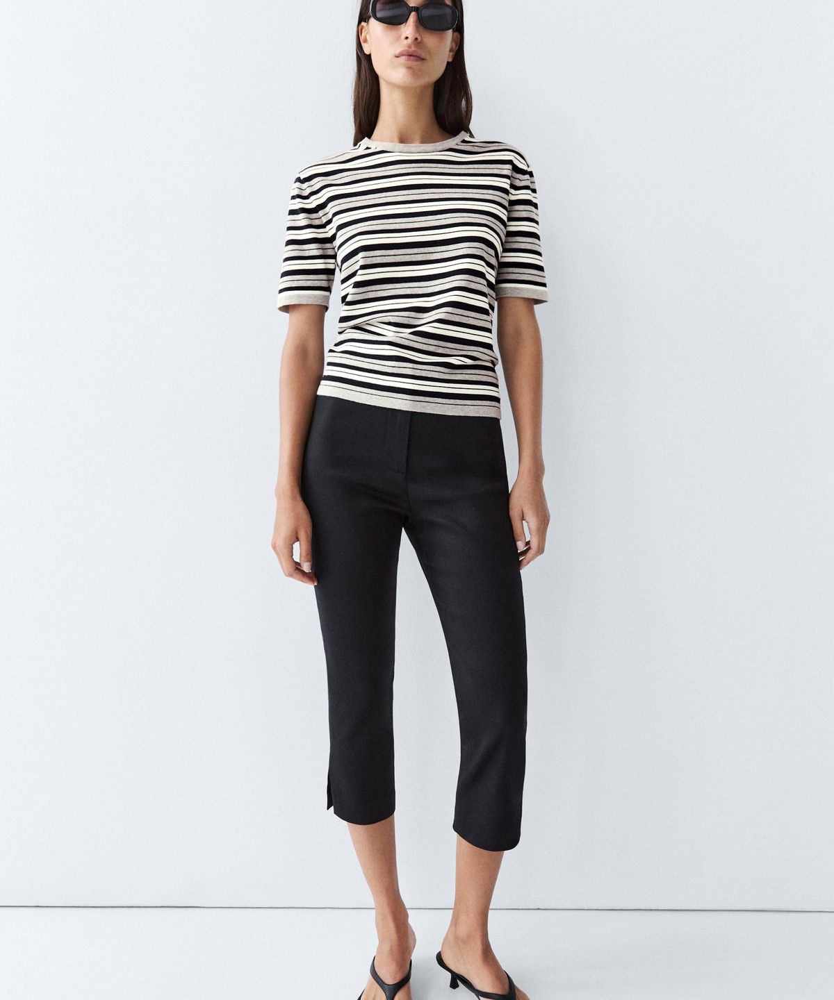 마시모두띠(MASSIMO DUTTI) 스트라이프 디테일 반팔 티셔츠