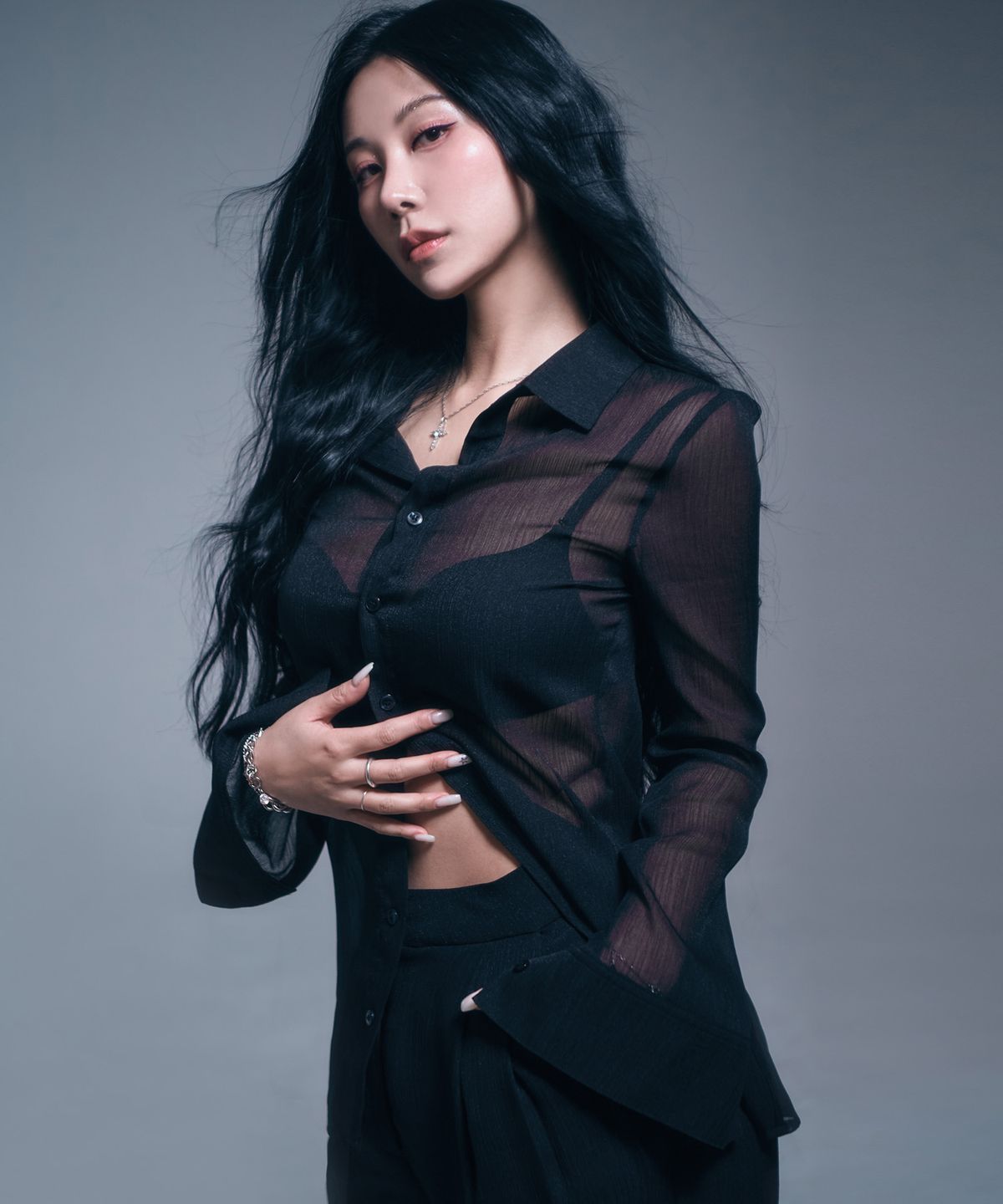 시데라(SIDERA) Whisper Glitter Sheer Shirt [Black]