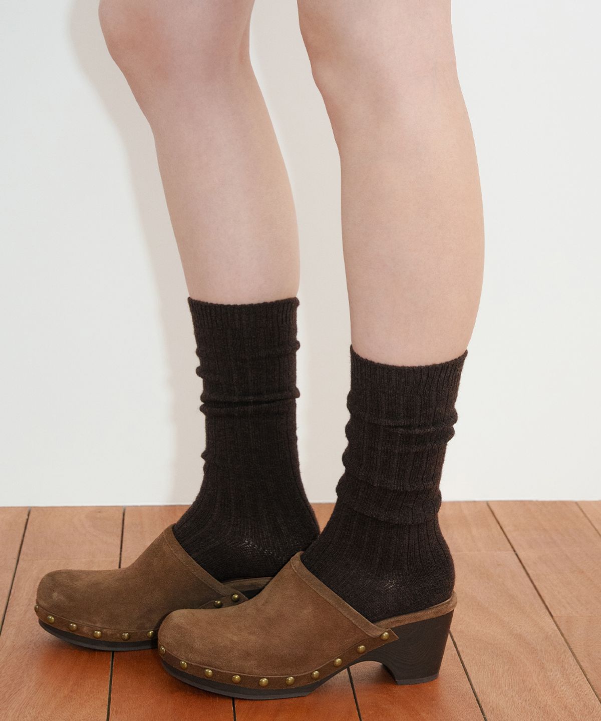 시눈(SINOON) WOOL BLEND CREW SOCKS (Brown)