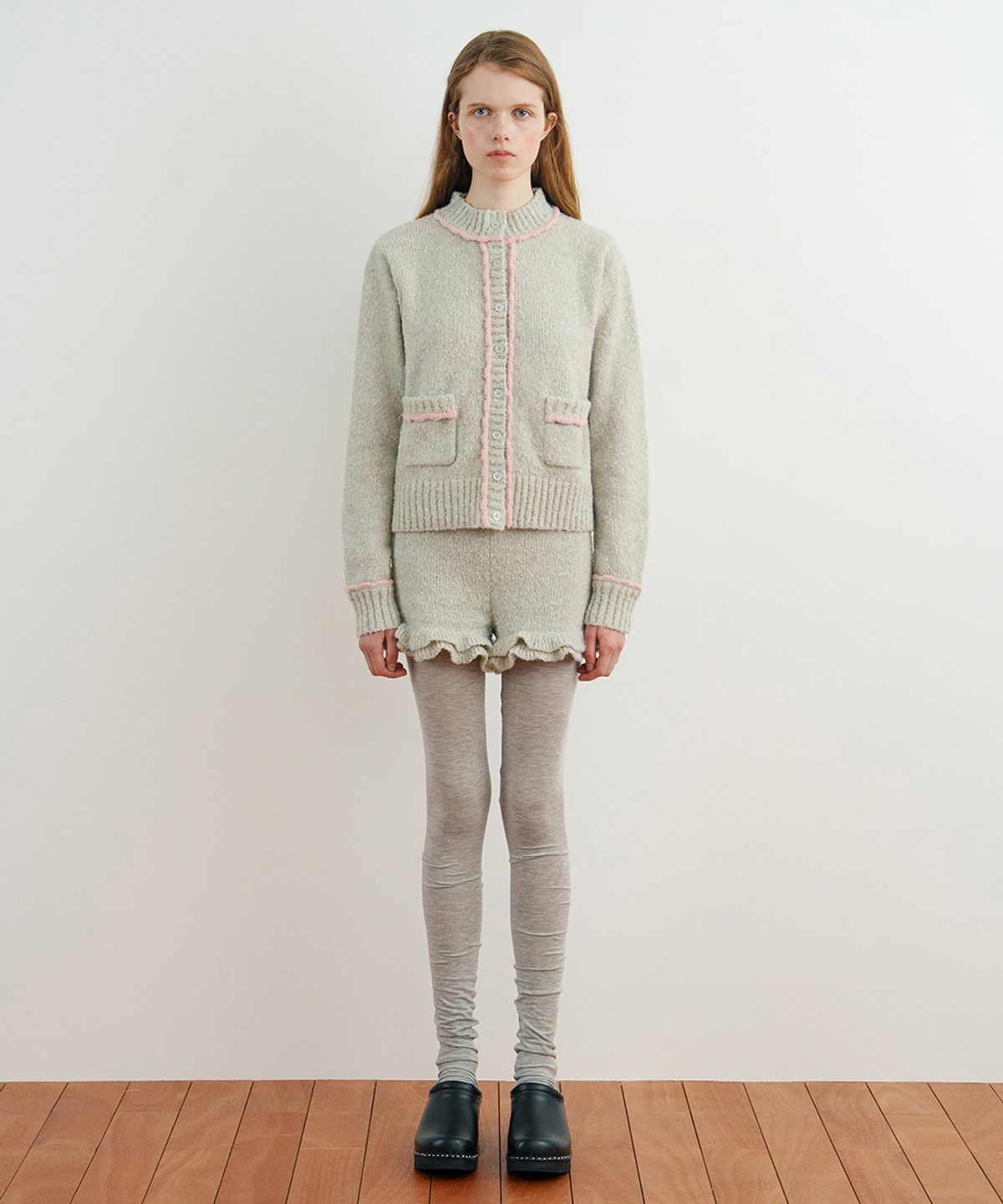 시눈(SINOON) Color Point Frill Knit Shorts (Greyish Green)