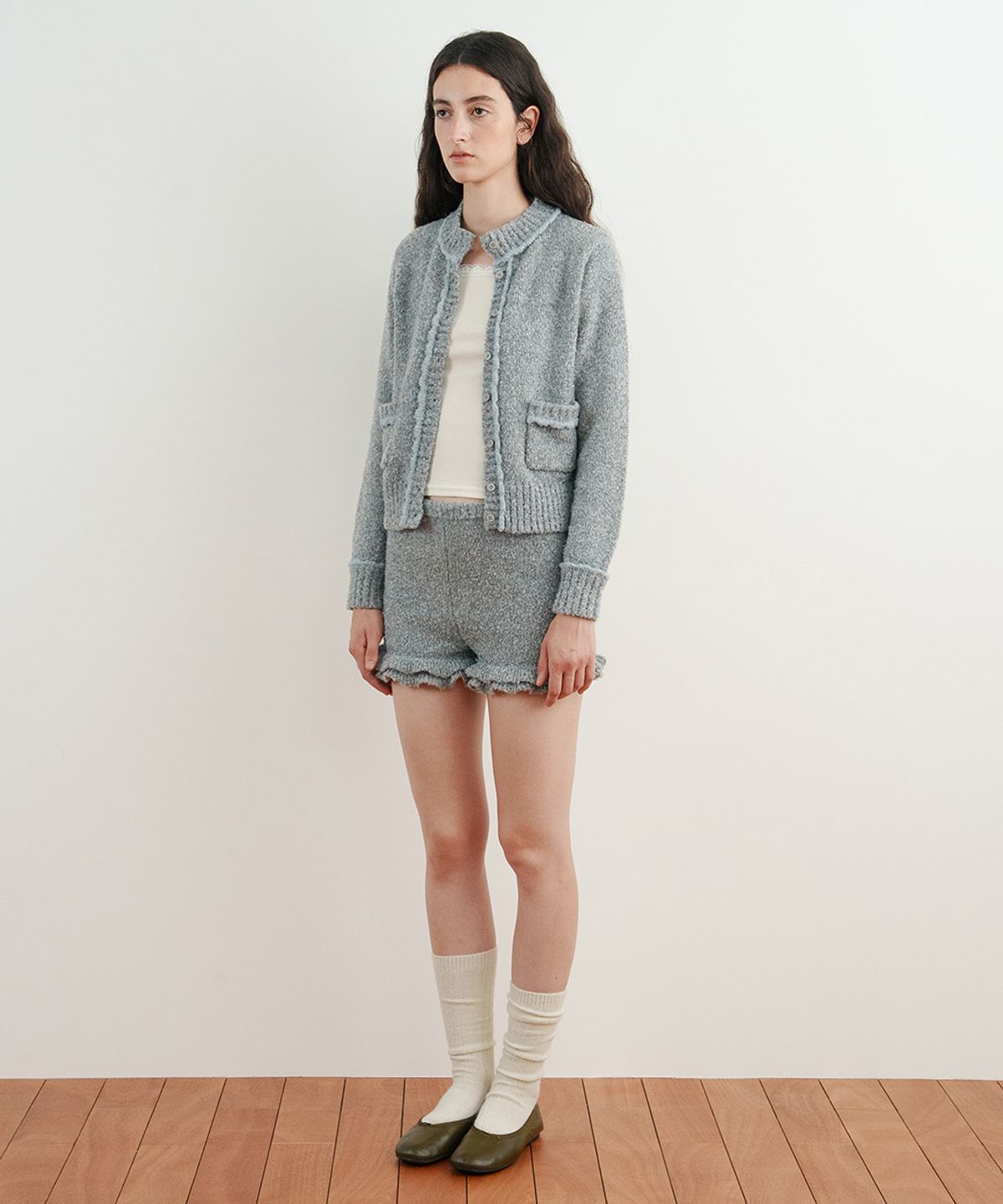 시눈(SINOON) Color Point Frill Knit Shorts (Deep Grey)