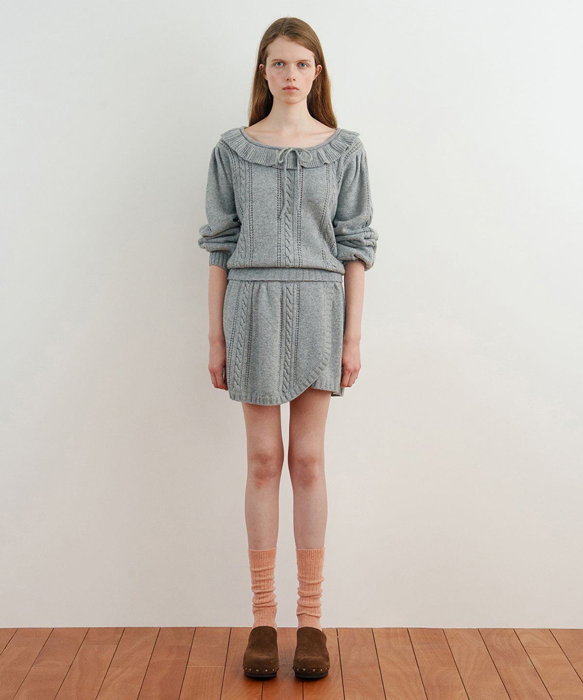 시눈(SINOON) Ruffle Cable Knit Pullover (Melange Grey)