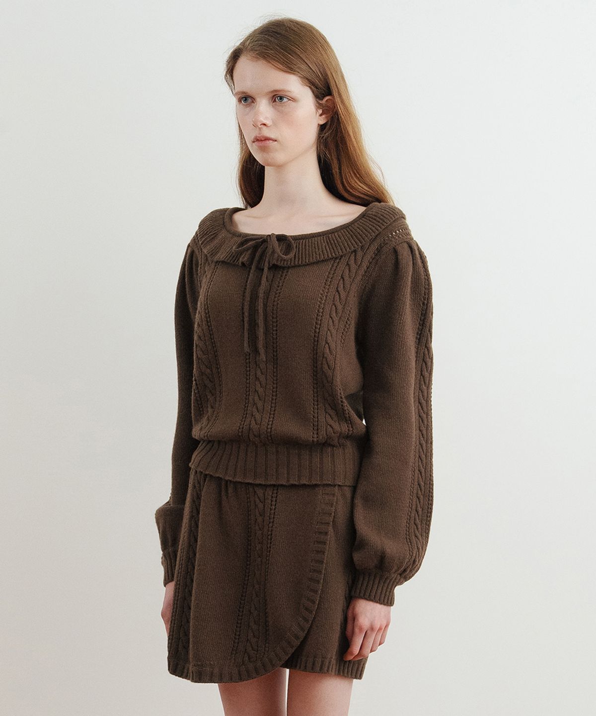 시눈(SINOON) Ruffle Cable Knit Pullover (Brown)