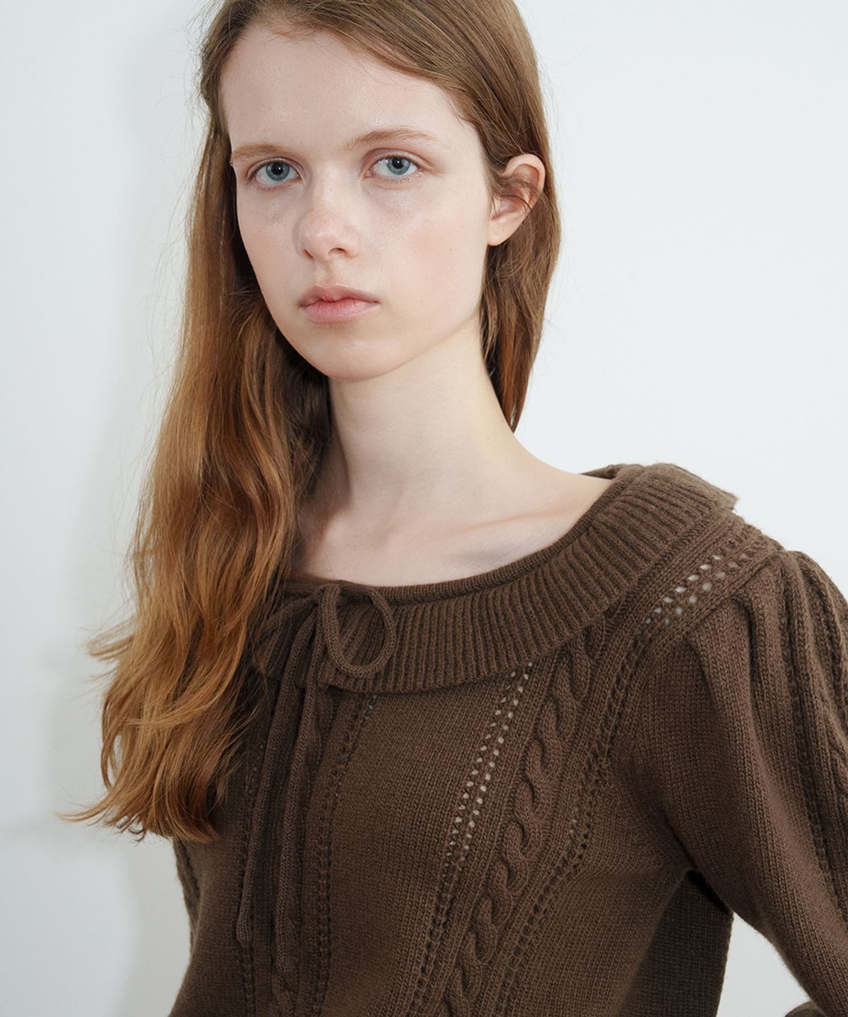 시눈(SINOON) Ruffle Cable Knit Pullover (Brown)