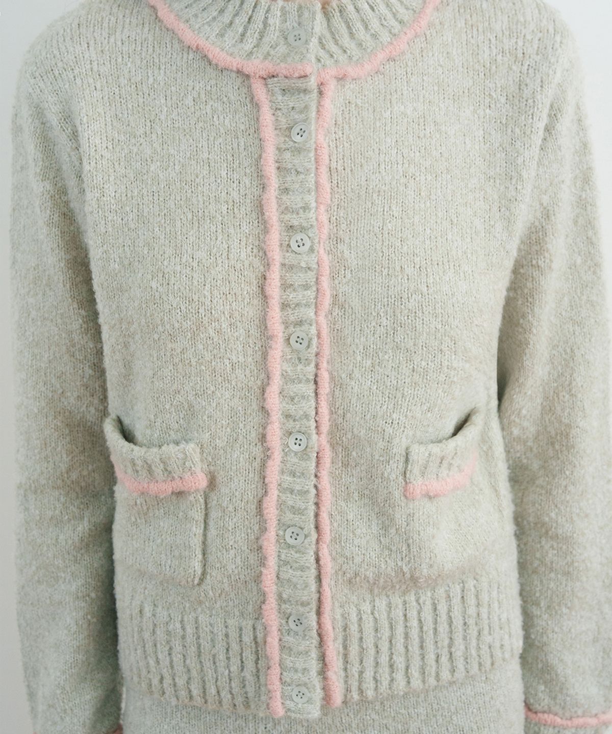 시눈(SINOON) Color Point Pompom Cardigan (Greyish Green)