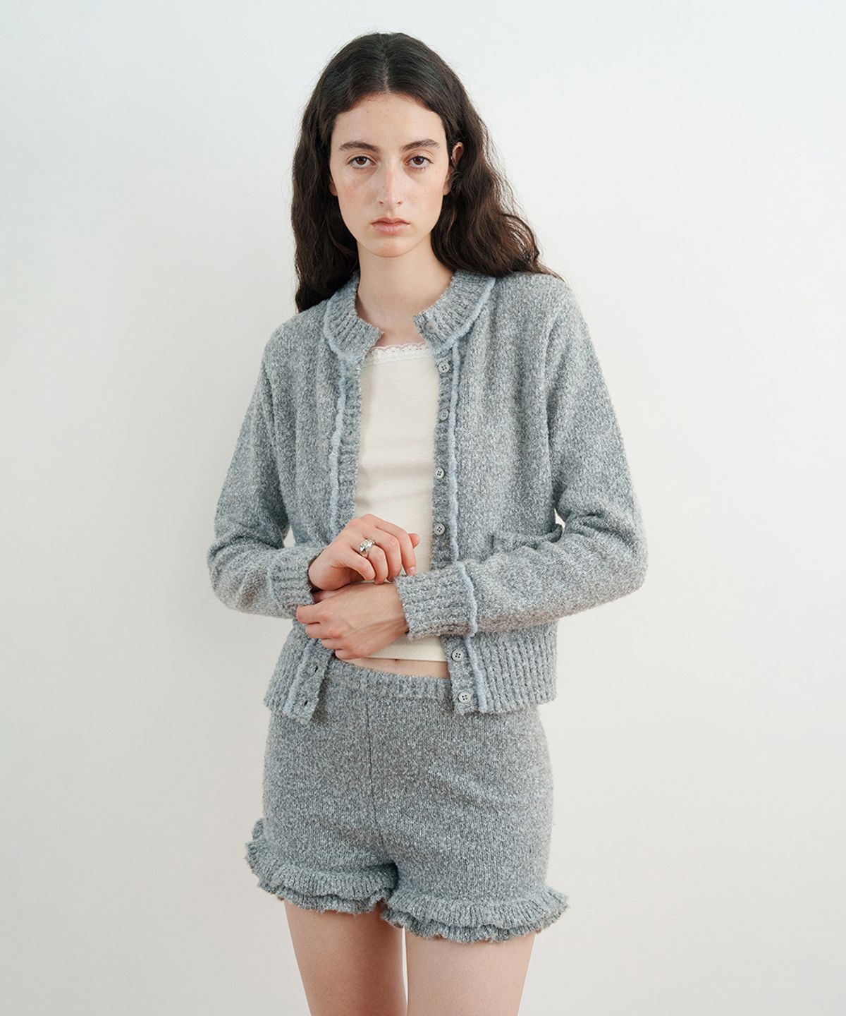 시눈(SINOON) Color Point Pompom Cardigan (Deep Grey)