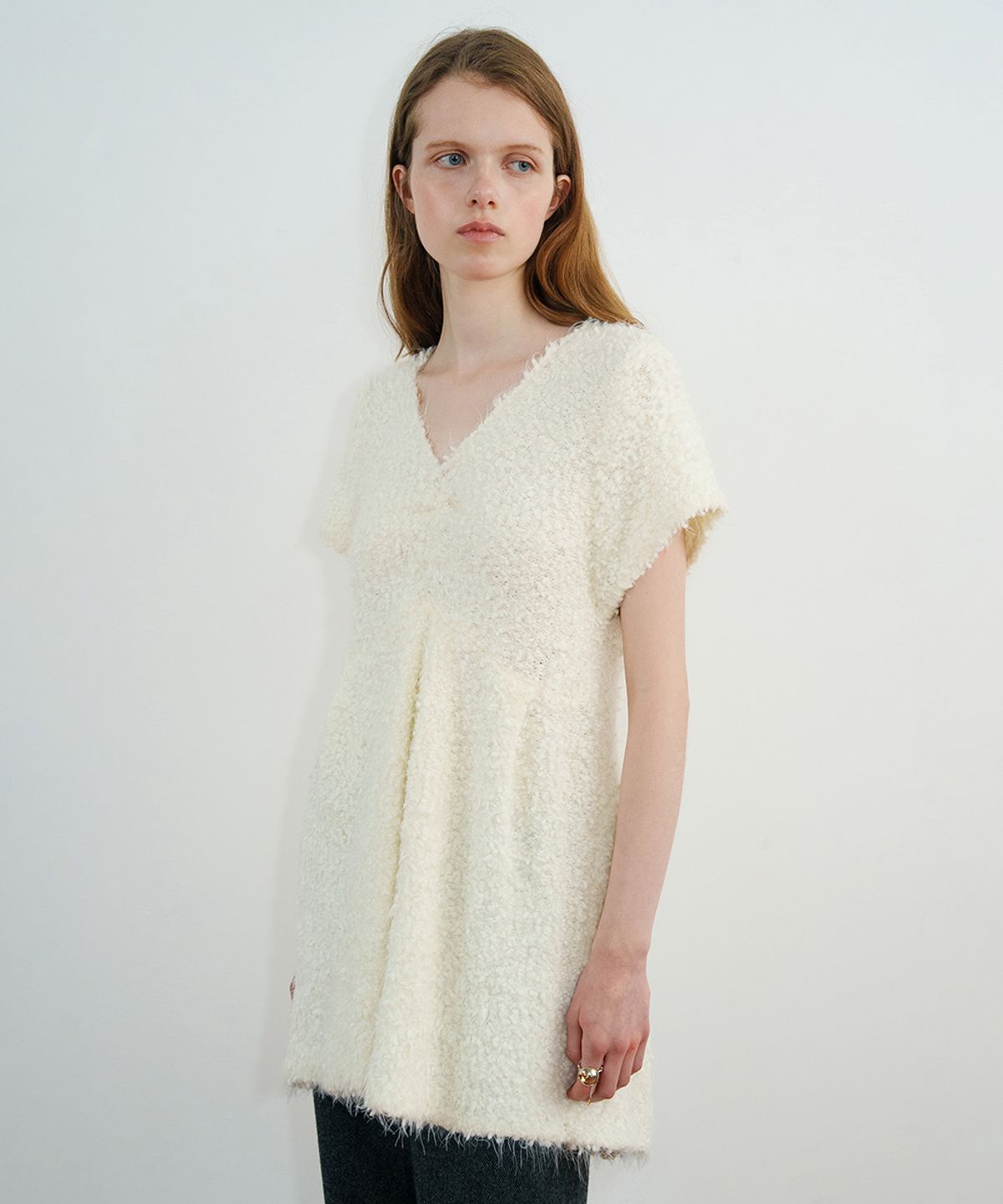 시눈(SINOON) V-Neck Flare Knit (Ivory)
