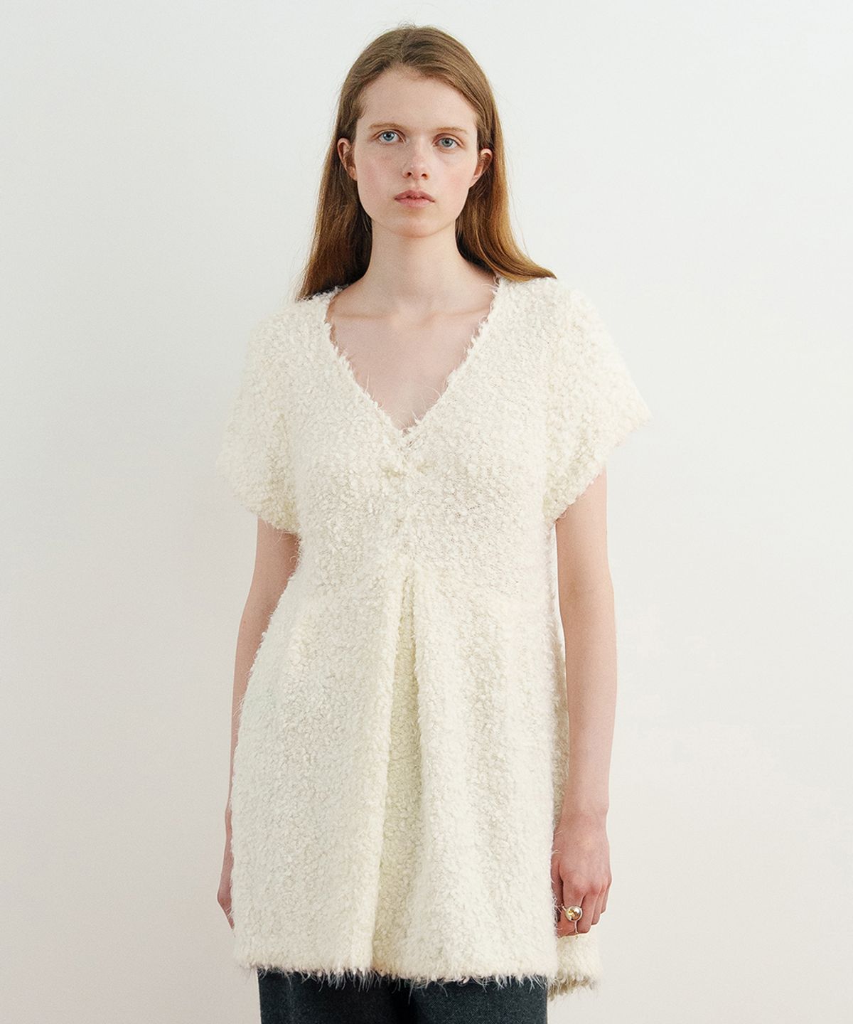 시눈(SINOON) V-Neck Flare Knit (Ivory)