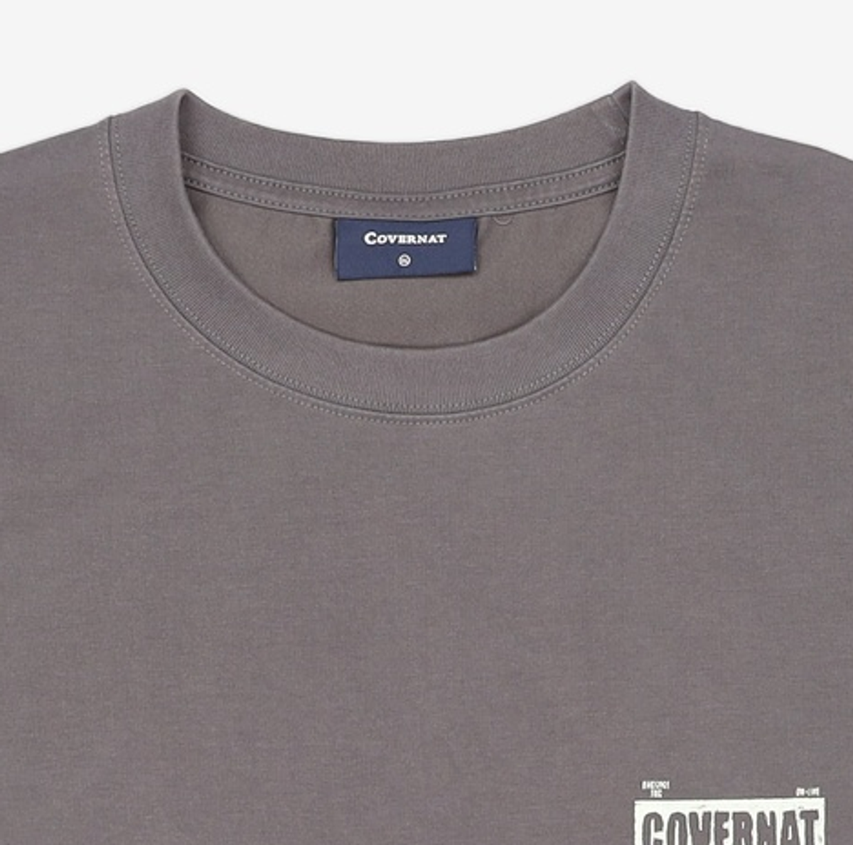 커버낫(COVERNAT) 수피마 배기지택 그래픽 티셔츠 Charcoal XL