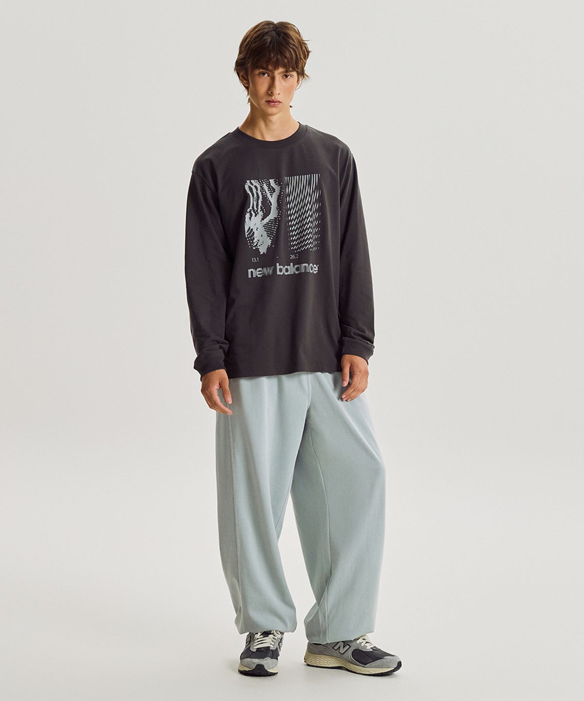 뉴발란스(NEW BALANCE) NBNDG32803 / UNI Run 그래픽 긴팔티 (BLACK)