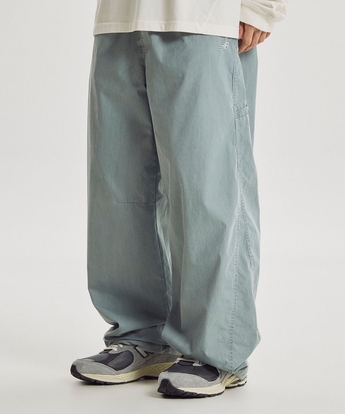 뉴발란스(NEW BALANCE) NBNTG31833 / UNI ESCAPE 워시드 우븐 와이드 팬츠 (B/GRAY)