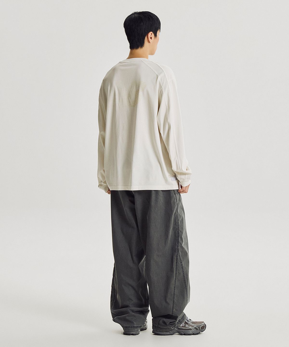 뉴발란스(NEW BALANCE) NBNTG31833 / UNI ESCAPE 워시드 우븐 와이드 팬츠 (CHARCOAL)