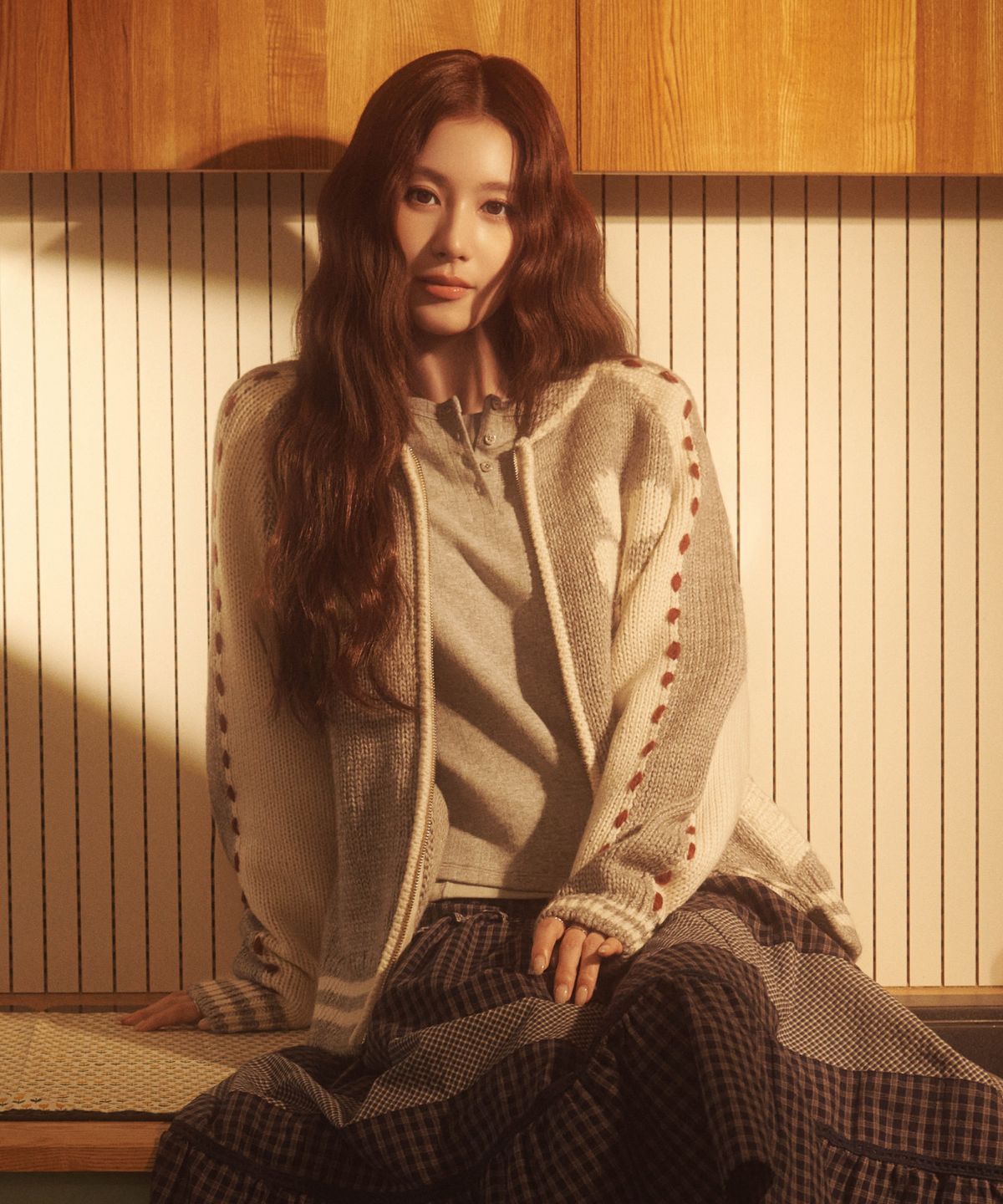 커버낫 우먼(COVERNAT WOMAN) 우먼 헨리넥 아일렛 롱슬리브 브라운