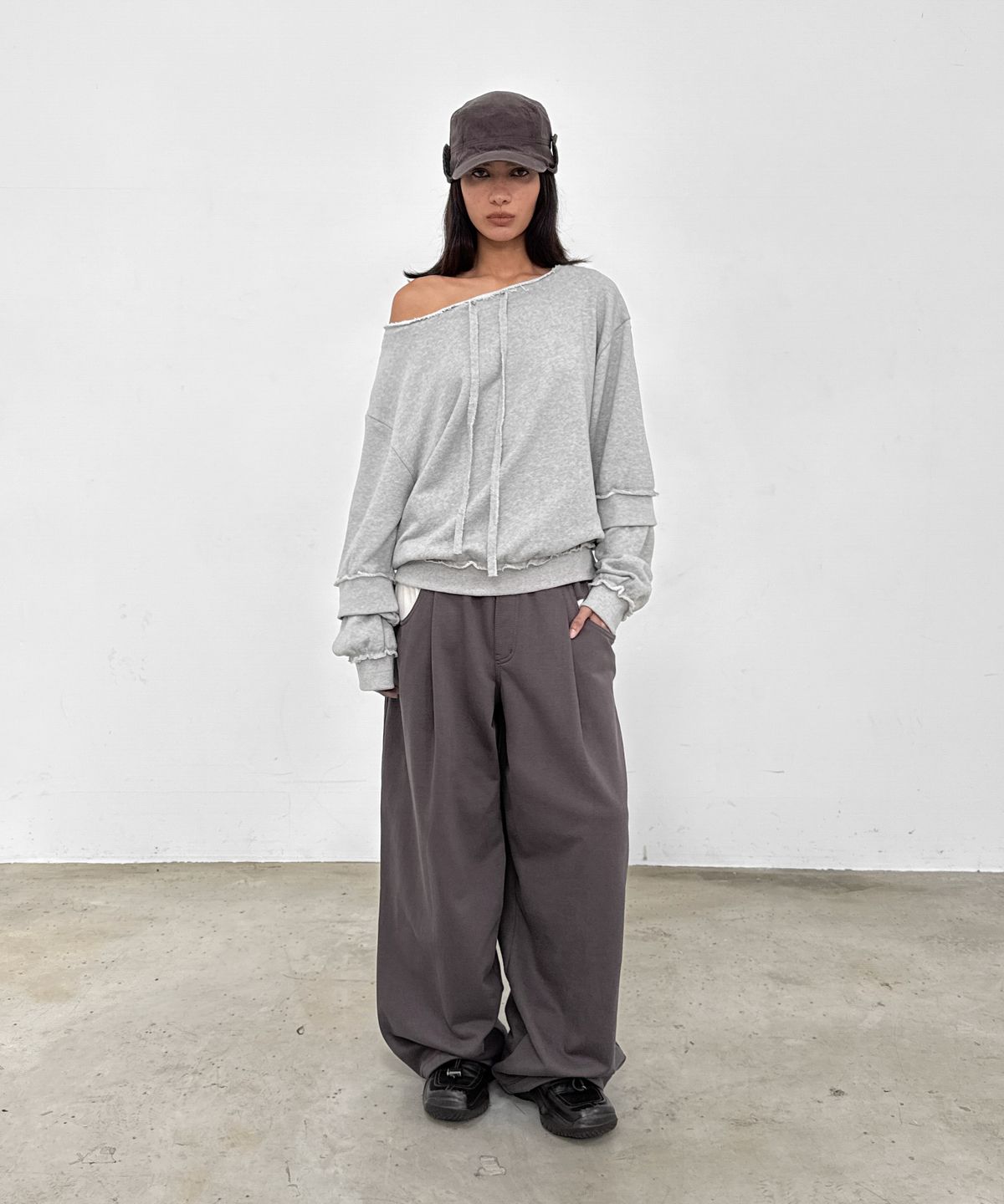 샌드릭(SANDRIC) pocket Detail sweat pants_Ash Charcoal