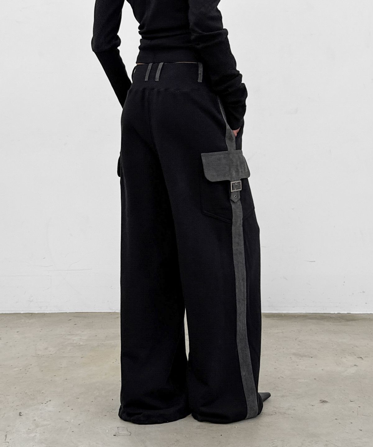 샌드릭(SANDRIC) Side Line Pants_Black