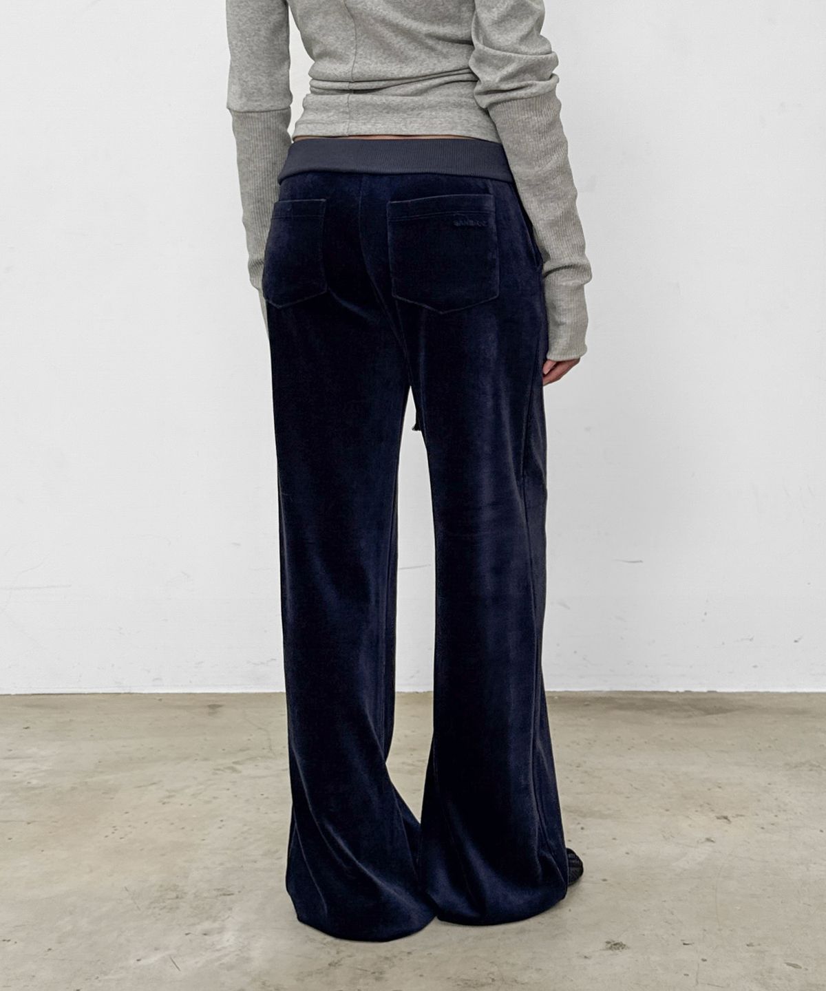 샌드릭(SANDRIC) Velvet Track pants_Navy
