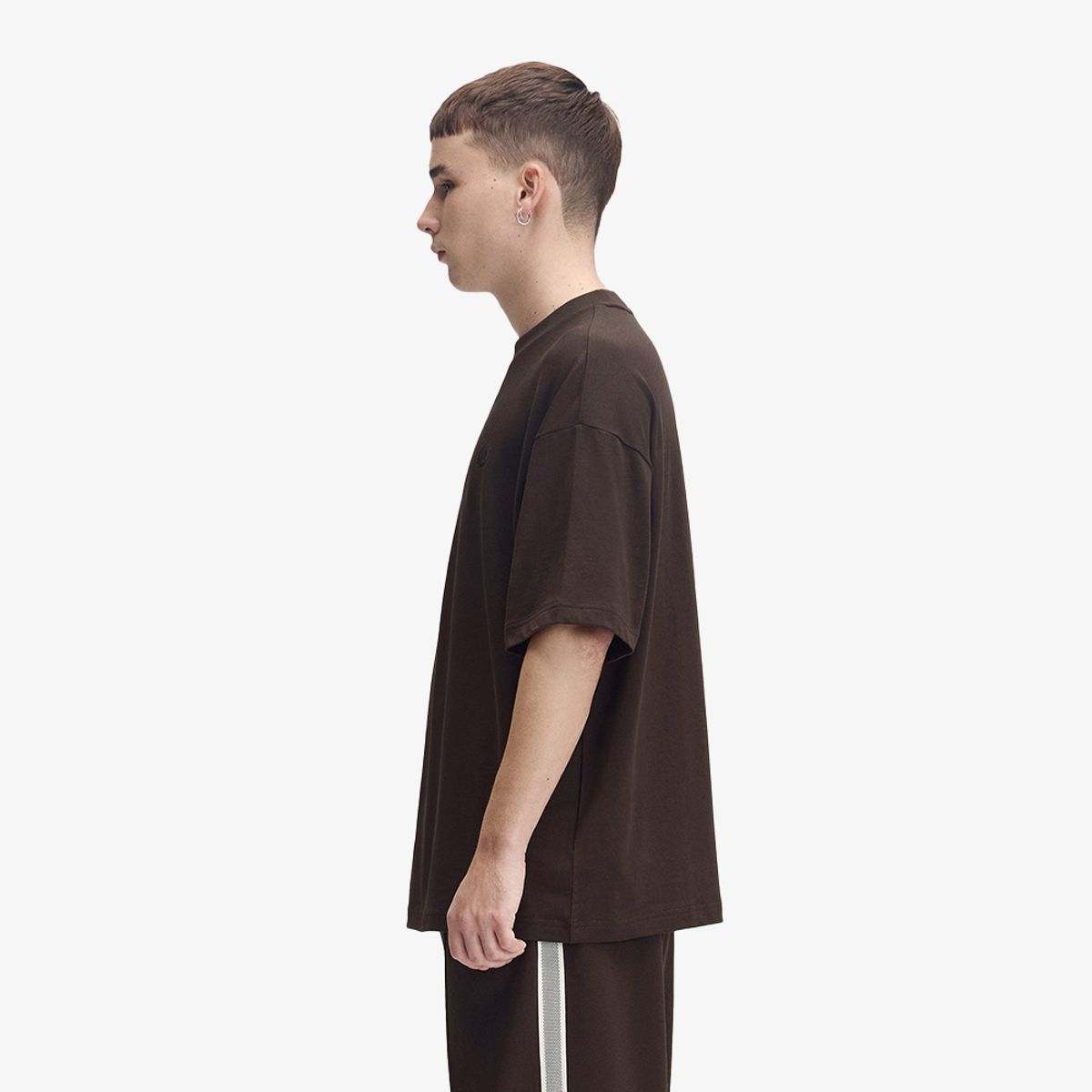 프레드페리(FRED PERRY) [Sport] 오버사이즈드 티셔츠 - 리치브라운 AFPM2G33481-33C