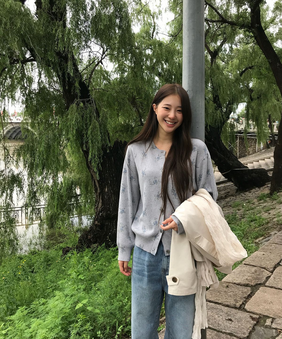 레터프롬문(LETTER FROM MOON) 애스턴 어텀 플라워 코튼 가디건 ( 그레이 )