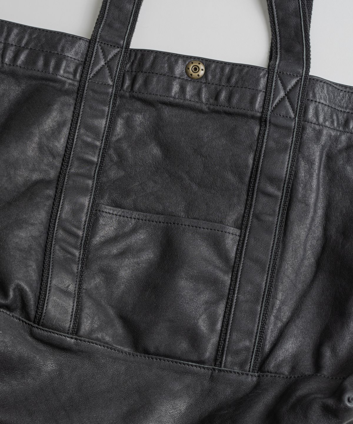 비헤비어(BEHEAVYER) DISTRESSED HORSEHIDE TOTE BAG black