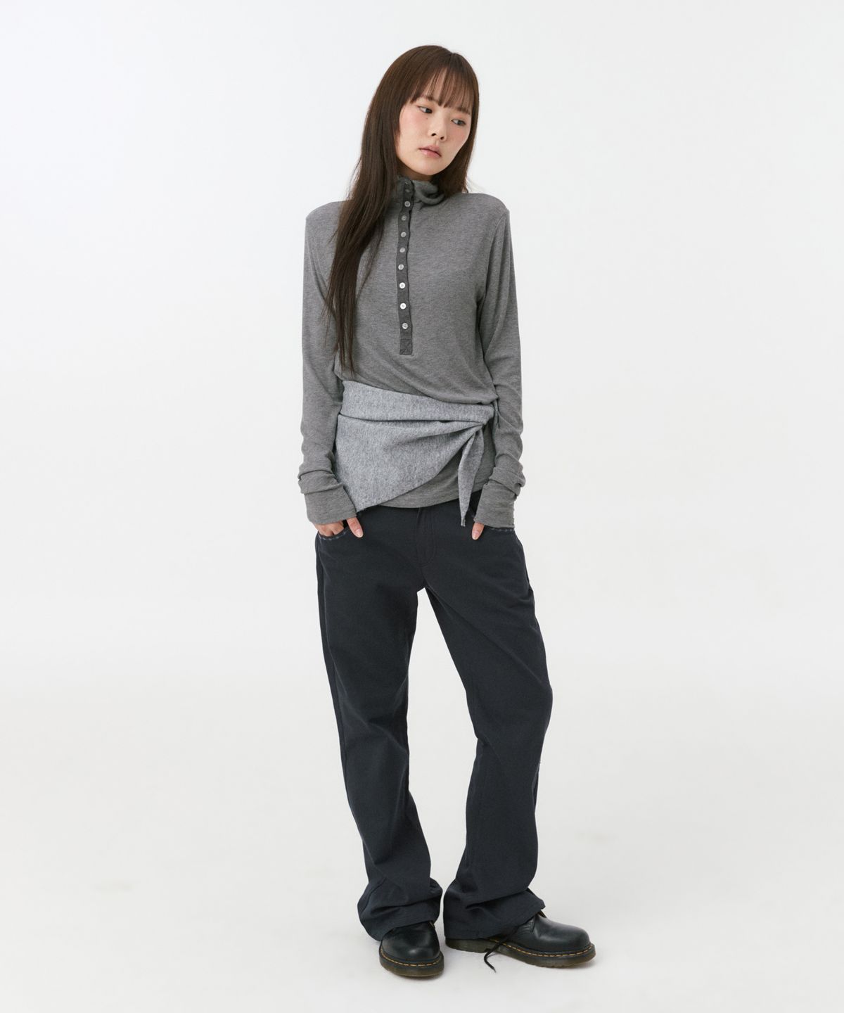 오헤시오(OHESHIO) SIGNATURE LABEL KNIT SCARF, GRAY